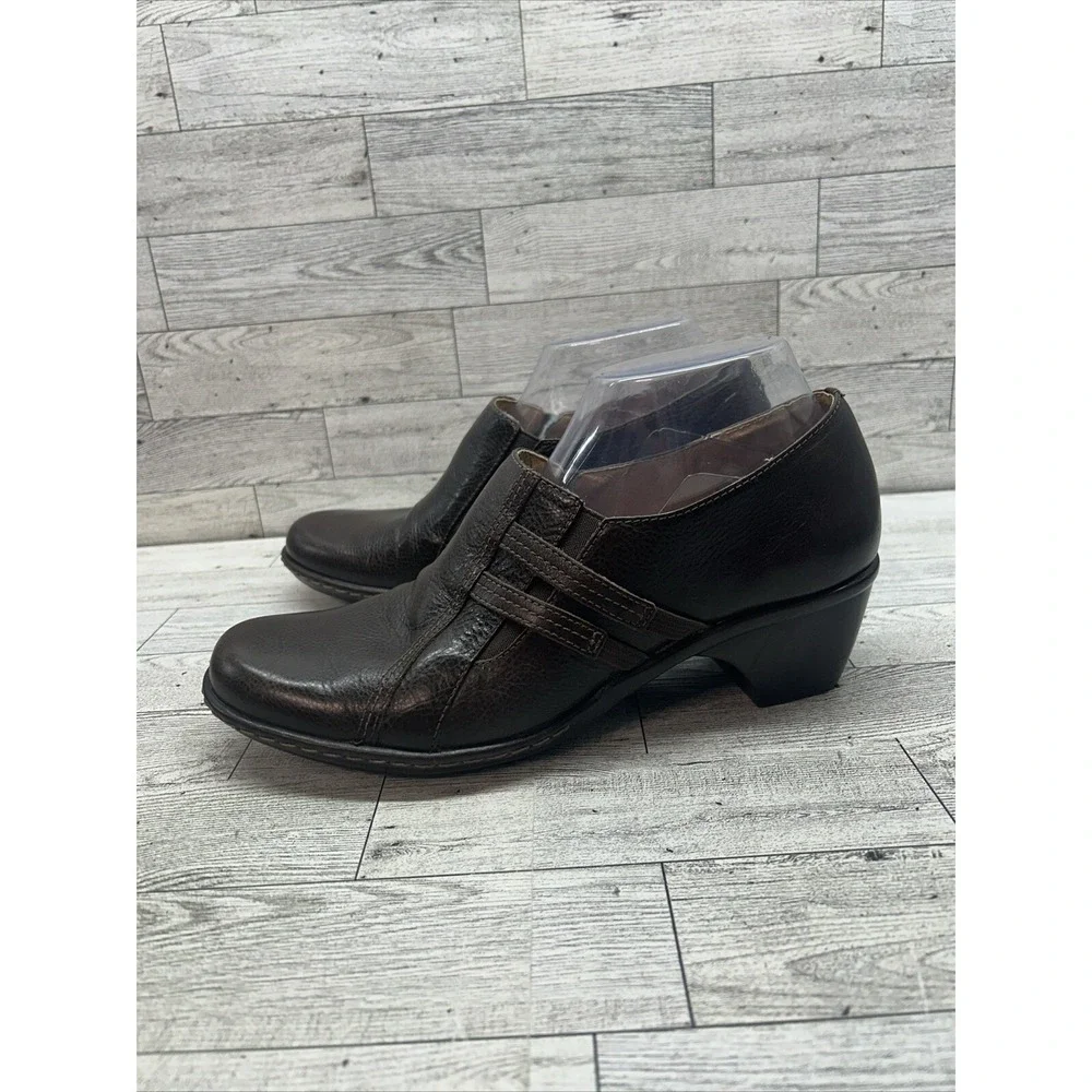 Clark's Artisan Womens Brown Leather Slip On Heels Elastic Stretch Sz 8.5M 73388
